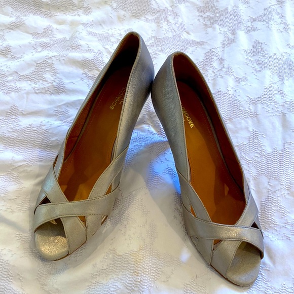 Silver pumps - Picture 1 of 3